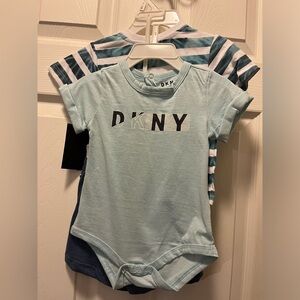 DKNY 3 pieces set 6-9mon